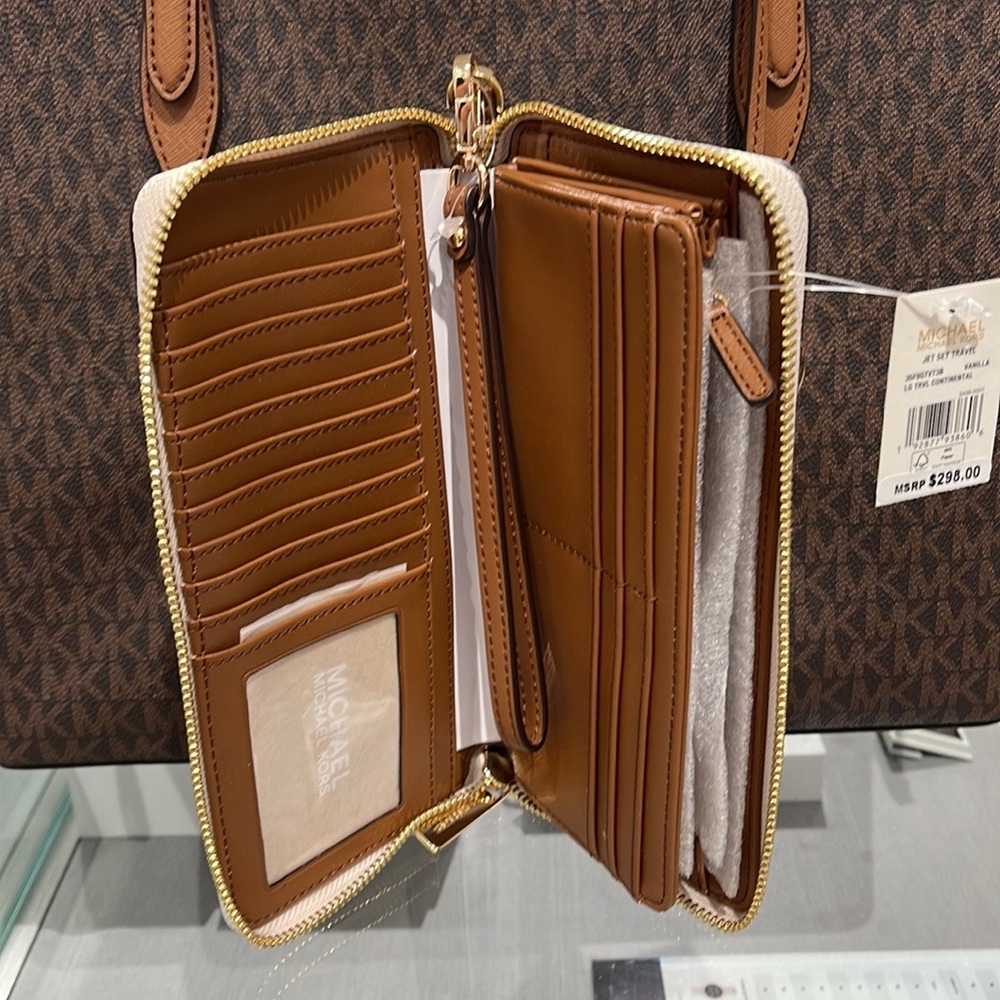 Michael Kors Jet Set Travel Large Travel CONTINENTAL wallet-wristlet-phoneholder - Picture 8 of 17